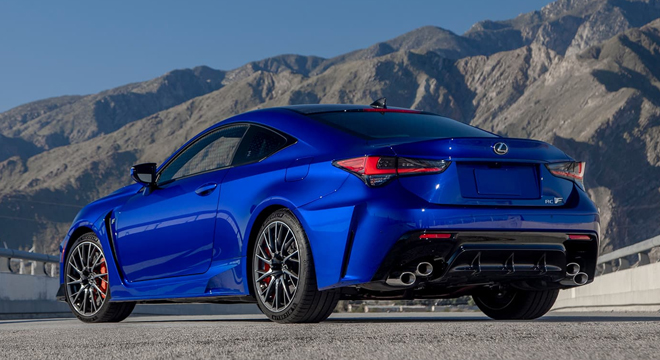 Lexus RC F 2022 rear quarter