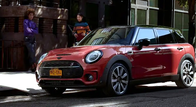 Mini Cooper clubman front quarter