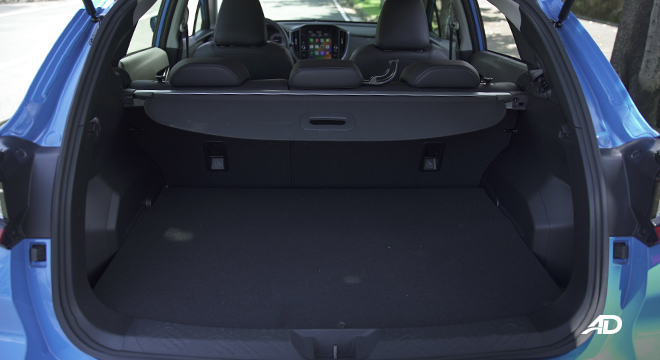 Subaru Crosstrek 2.0i-S EyeSight Trunk with tonneau cover