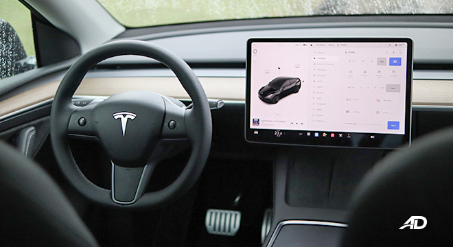Tesla Model Y Steering Wheel