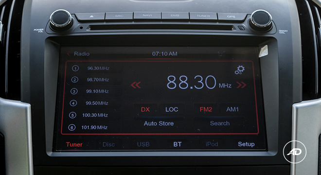 2018 Isuzu mu-X 1.9 RZ4E silky pearl white infotainment