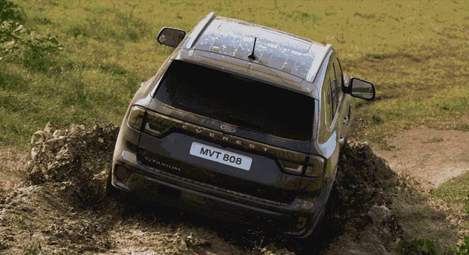Ford Everest 2.0 Bi-Turbo Titanium+ 4x4 AT