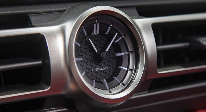 Lexus IS F-Sport clock