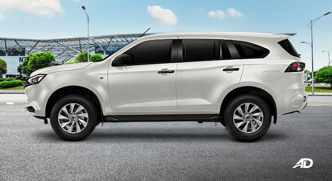 : MU-X RZ4E LS-A 4X2 MT Pearl White Profile