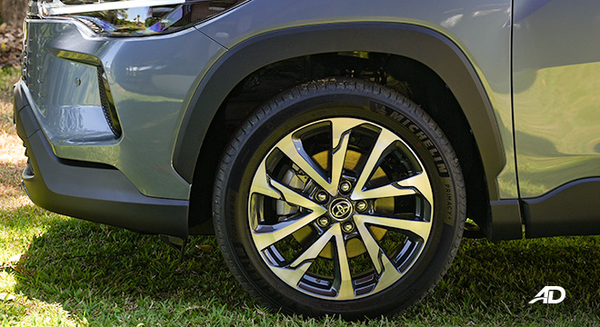 Toyota Corolla Cross V CVT 11