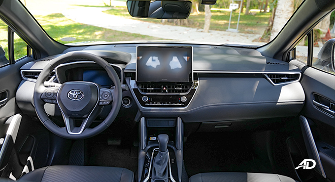 Toyota Corolla Cross V CVT 13