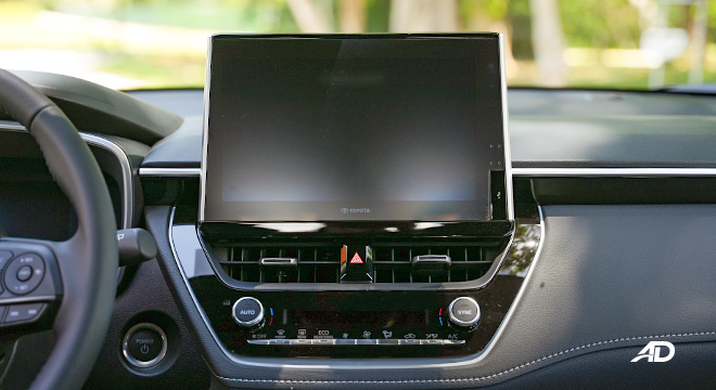 Toyota Corolla Cross V CVT 18