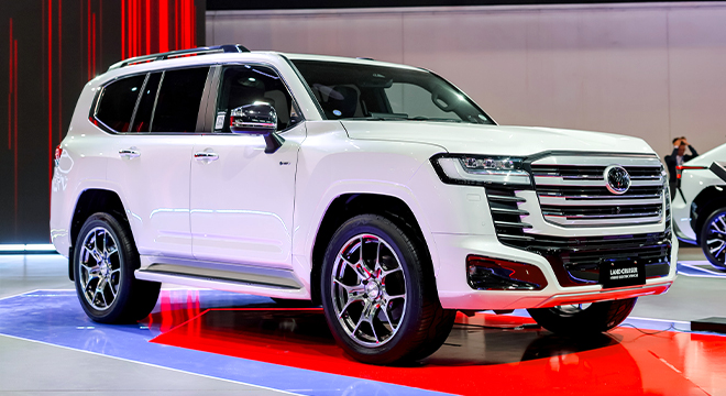 Toyota Land Cruiser LC300 3.5 V6 ZX HEV - Precious White Pearl