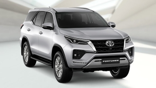 2021 Toyota Fortuner exterior quarter front Philippines