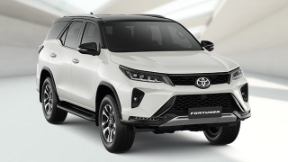 2021 Toyota Fortuner exterior quarter front Philippines