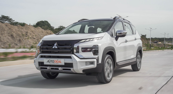 2025 Mitsubishi Xpander Cross exterior quarter front Philippines