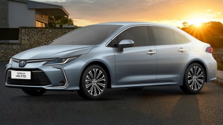 2019 Toyota Corolla Altis exterior side