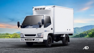 2021 JMC JMH Refrigerated Van exterior front quarter Philippines