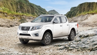 2021 Nissan Navara exterior side Philippines