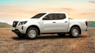2022 Nissan Navara EL MT 4x2 exterior front quarter Philippines