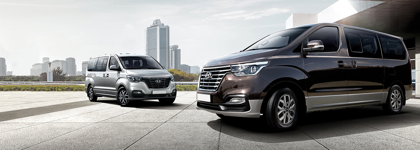 2018 Hyundai Grand Starex front