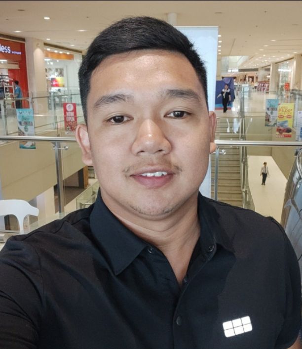 Carl Jonathan Saavedra