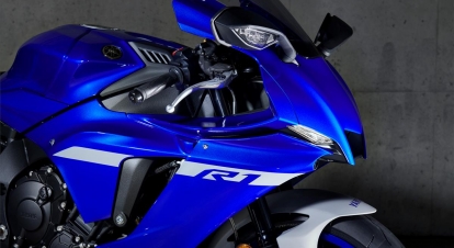 Yamaha R1 Blue