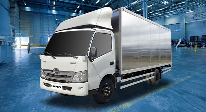 Hino 300 Series 916