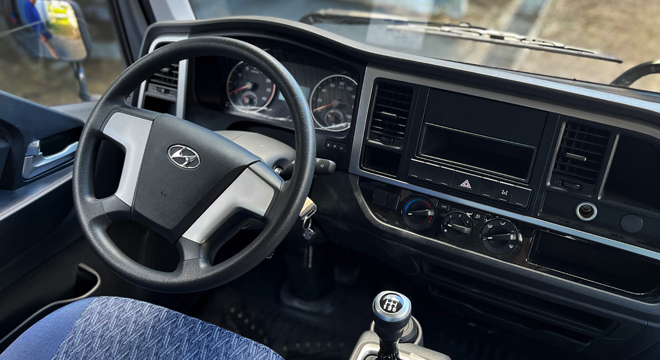 Hyundai HD45 GT Shuttle MPV Steering Wheel