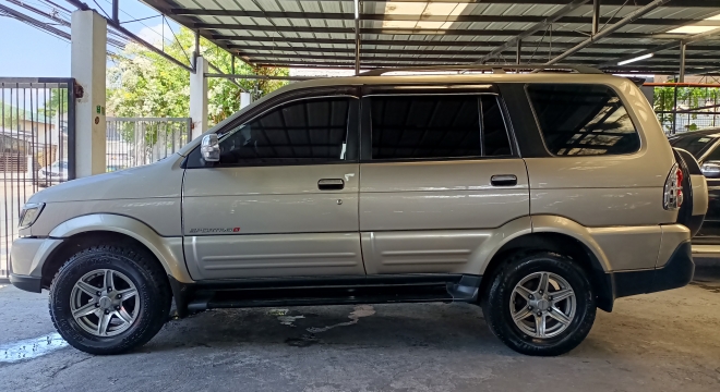 2013 Isuzu Sportivo X MT