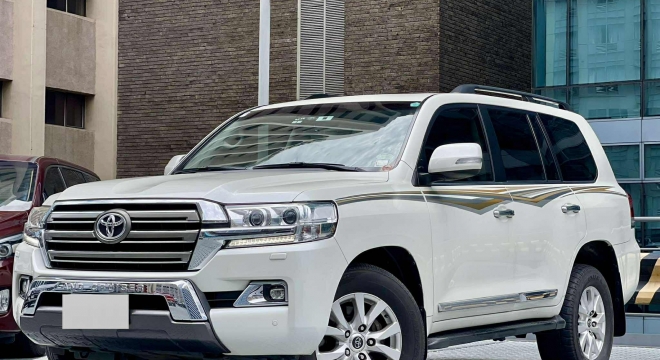 2017 Toyota Land Cruiser LC200 V8 AT DSL