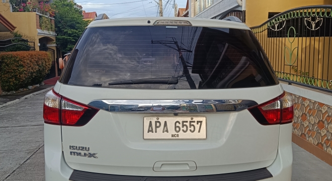 2015 Isuzu mu-X 4x2 LS-M