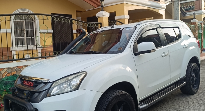 2015 Isuzu mu-X 4x2 LS-M