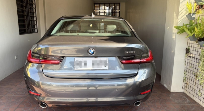 2021 BMW 318i Limousine A/T Gas