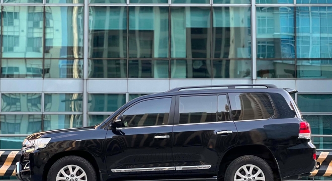 2017 Toyota Land Cruiser VX V8