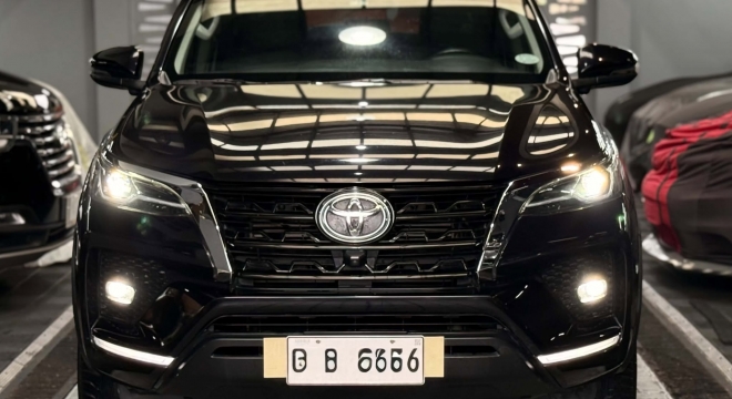 2022 Toyota Fortuner 2.4 V 4x2 AT